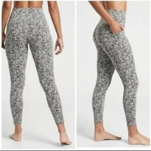 Athleta Salutation Stash Pocket Textured Moonflower Black White leggings
